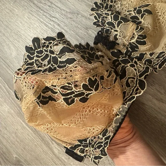 Floral Nude Bra 34DD - Picture 2 of 5